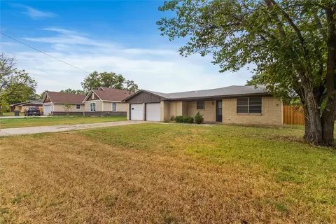 1240 E Jefferson St, Van Alstyne, TX 75495