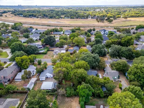 720 Northwood Rd, Fort Worth, TX 76107
