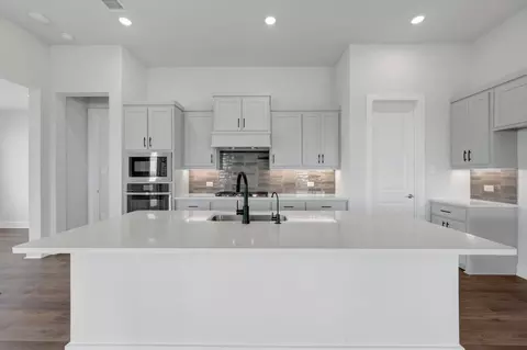 Kitchen - 344 Kathryn Dr, Haslet, TX 76052 photo 2 of 2