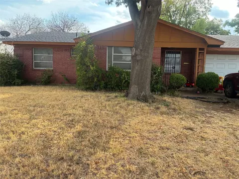 1424 Cloverdale Dr, Fort Worth, TX 76134