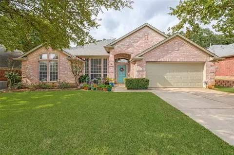 1374 Forest Creek Dr, Lewisville, TX 75067