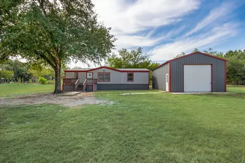 9330 Lynda Ln, Hawk Cove, TX 75474