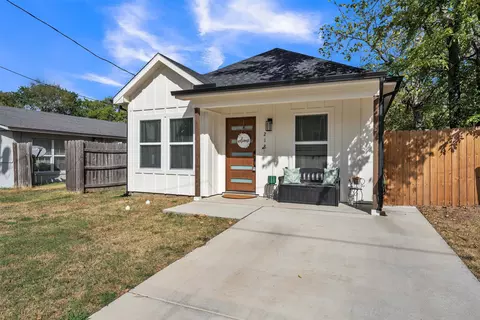 218 Locust St S, Sulphur Springs, TX 75482