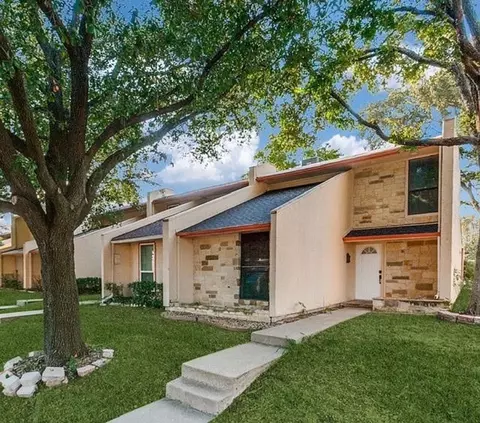 351 Valley Park Dr, Garland, TX 75043