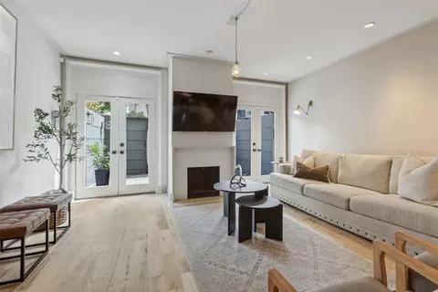 3818 N Hall St #128, Dallas, TX 75219