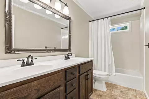 Bath - 12201 Old China Spring Rd, Waco, TX 76708 photo 1 of 2