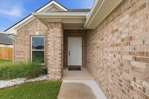2120 Gabriel Dr, Sherman, TX 75092