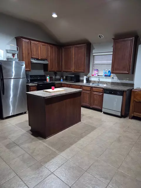 1826 Reynolds St, Lancaster, TX 75134