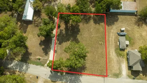 128 Columbia St, Cleburne, TX 76031