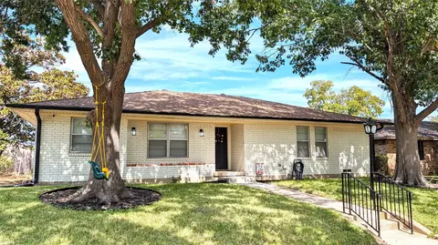 1417 Charleston Dr, Garland, TX 75041