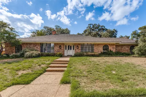 3716 Stoney Creek Rd, Fort Worth, TX 76116