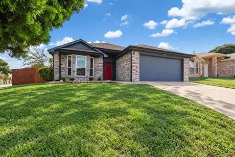 6001 Team Ct, Arlington, TX 76018