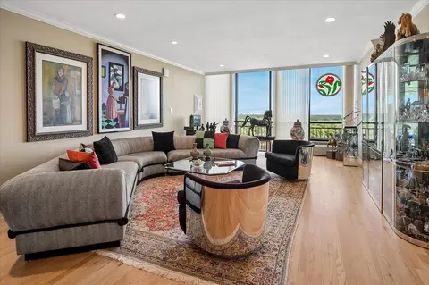 6335 W Northwest Hwy #1117, Dallas, TX 75225