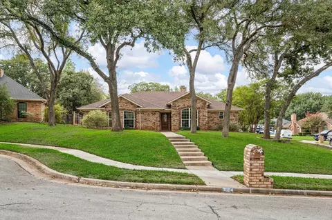 3804 Berkshire Ct, Bedford, TX 76021
