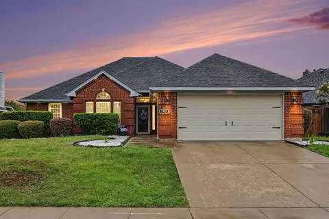 7925 Peregrine Trl, Arlington, TX 76001