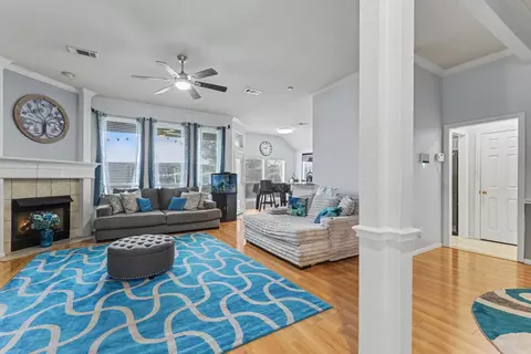 7925 Peregrine Trl, Arlington, TX 76001