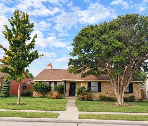 110 Camilla Ln, Garland, TX 75040