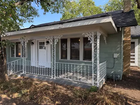 213 Rock St, Bowie, TX 76230