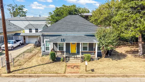 Exterior - 103 May Ave, Cleburne, TX 76031 photo 4 of 4