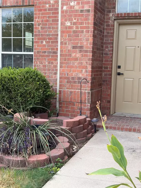 620 Darlington Trl, Fort Worth, TX 76131