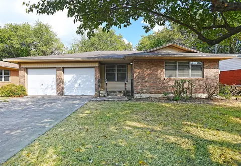 3208 Avon Dr, Denton, TX 76209