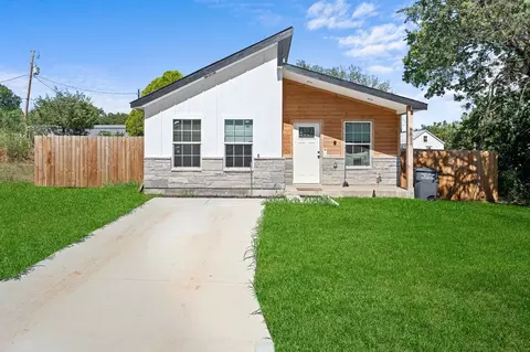 5811 Lake Granbury Trl, Granbury, TX 76048