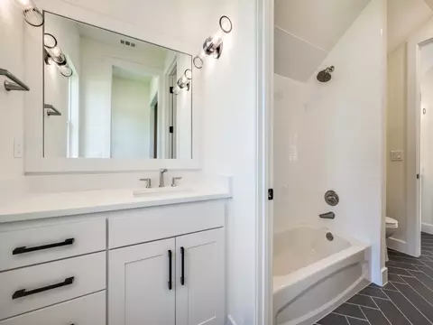 Bath - 301 Fairmount, Denton, TX 76210 photo 4 of 5