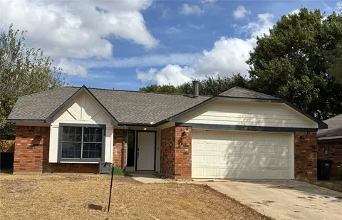 2916 Creekwood Ln, Fort Worth, TX 76123