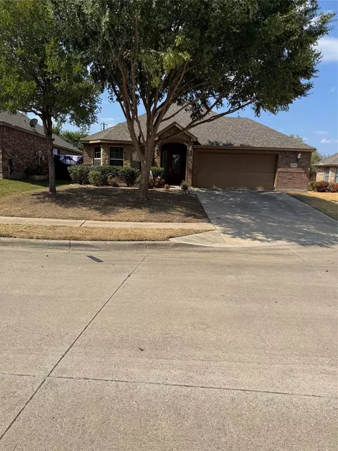 8772 Regal Royale Dr, Fort Worth, TX 76108