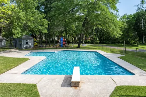 104 Lark Dr, Enchanted Oaks, TX 75156