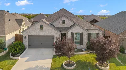 1124 Walker Way, Aubrey, TX 76227