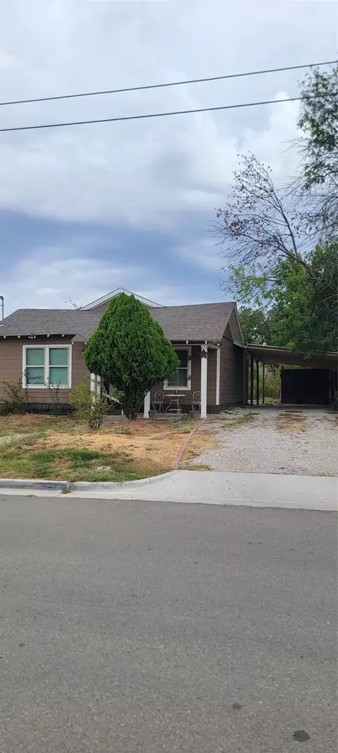 609 Park Dr, Hillsboro, TX 76645