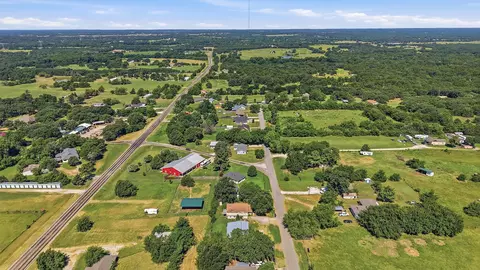 538 W Hughes St, Collinsville, TX 76233