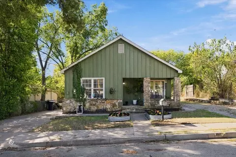 809 W Bridge St, Weatherford, TX 76086