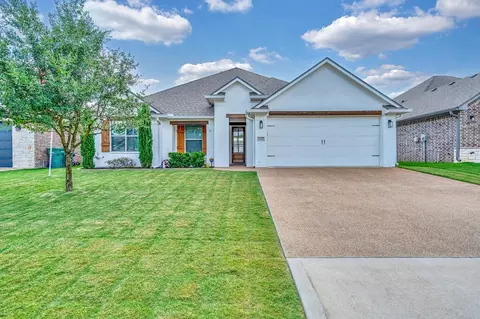 320 Daisy Ln, Robinson, TX 76706