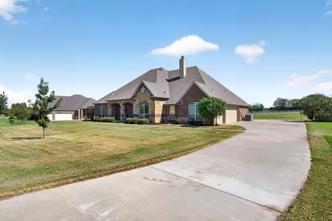 225 Diamond Rose Dr, Burleson, TX 76028