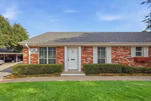 1061 Roaring Springs Rd, Fort Worth, TX 76114