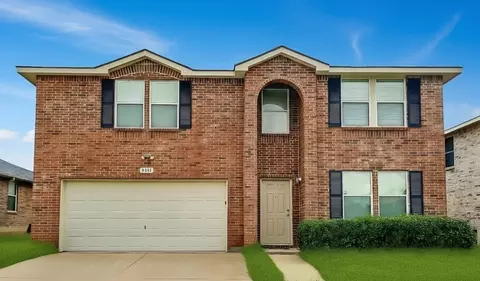 8431 Redheart St, Arlington, TX 76002