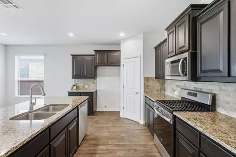 9005 Fescue Dr, Fort Worth, TX 76179