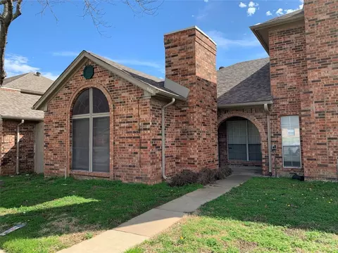 800 Custer St, Arlington, TX 76014