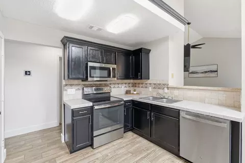 Kitchen - 3229 Timberview Ct, Corinth, TX 76210 photo 3 of 4