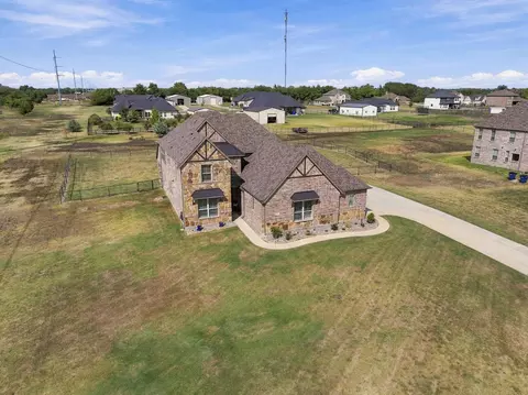 348 Magnolia Dr, Van Alstyne, TX 75495