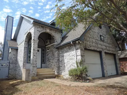 6825 W Driffield Ct, North Richland Hills, TX 76182