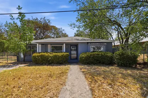 305 Miller St, Bowie, TX 76230