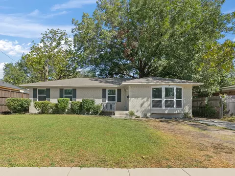 9255 Palisade Dr, Dallas, TX 75217