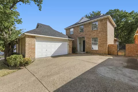 800 Crest Ridge Dr, Irving, TX 75061