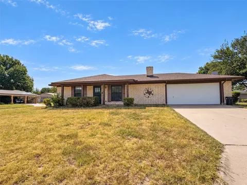 1324 Amherst St, Burkburnett, TX 76354