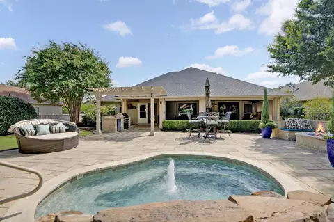 9608 Grandview Dr, Denton, TX 76207