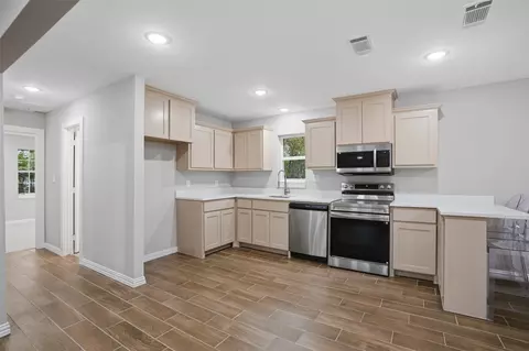 4017 Pickett St, Greenville, TX 75401
