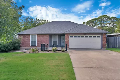 3130 Jewell Dr, Arlington, TX 76016
